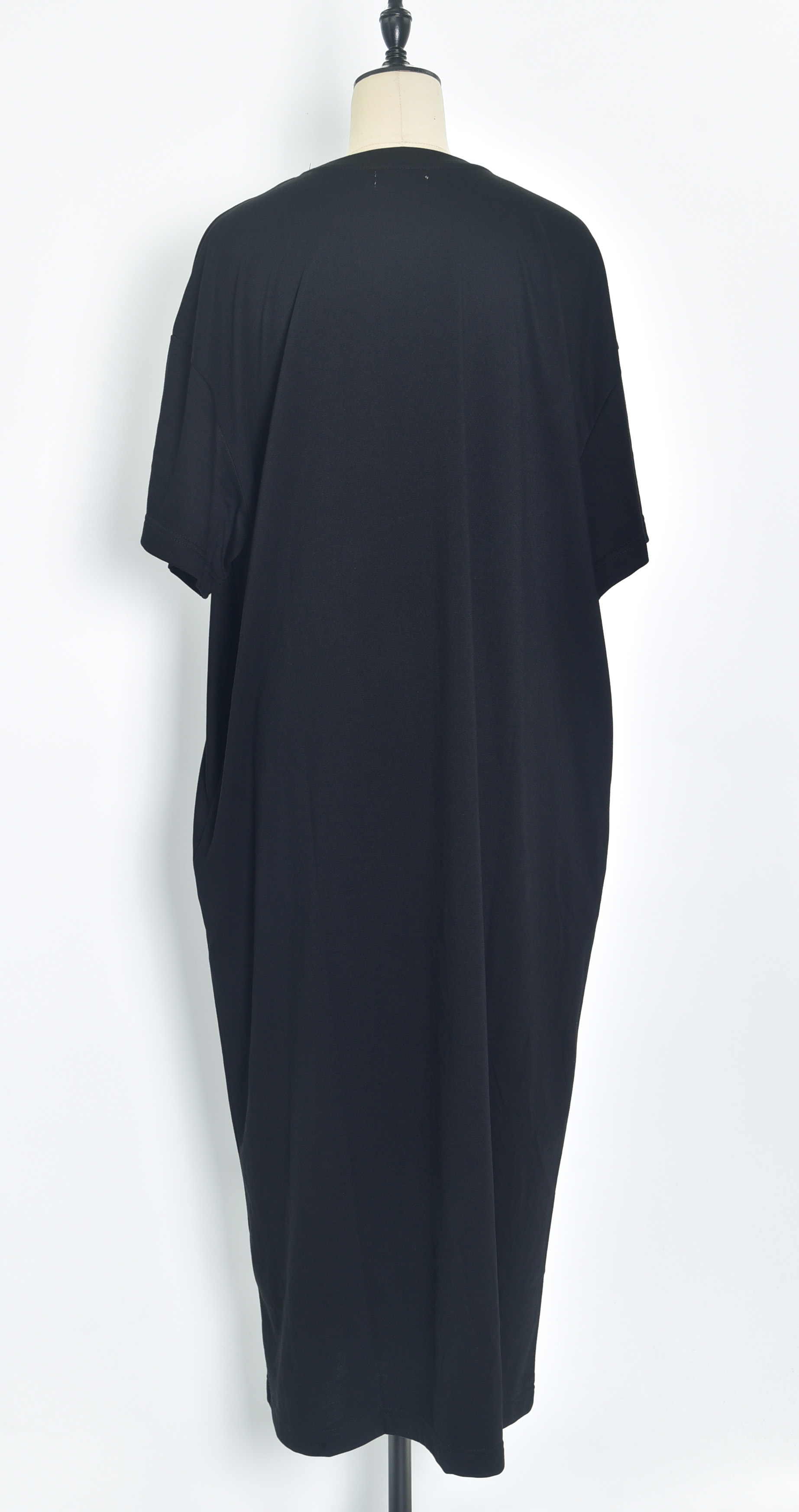 Réf. 43015 - Robe longue décontractée en coton à demi-manches, à épaules tombantes et à col rond